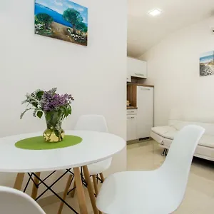Apartment Mira, Baška